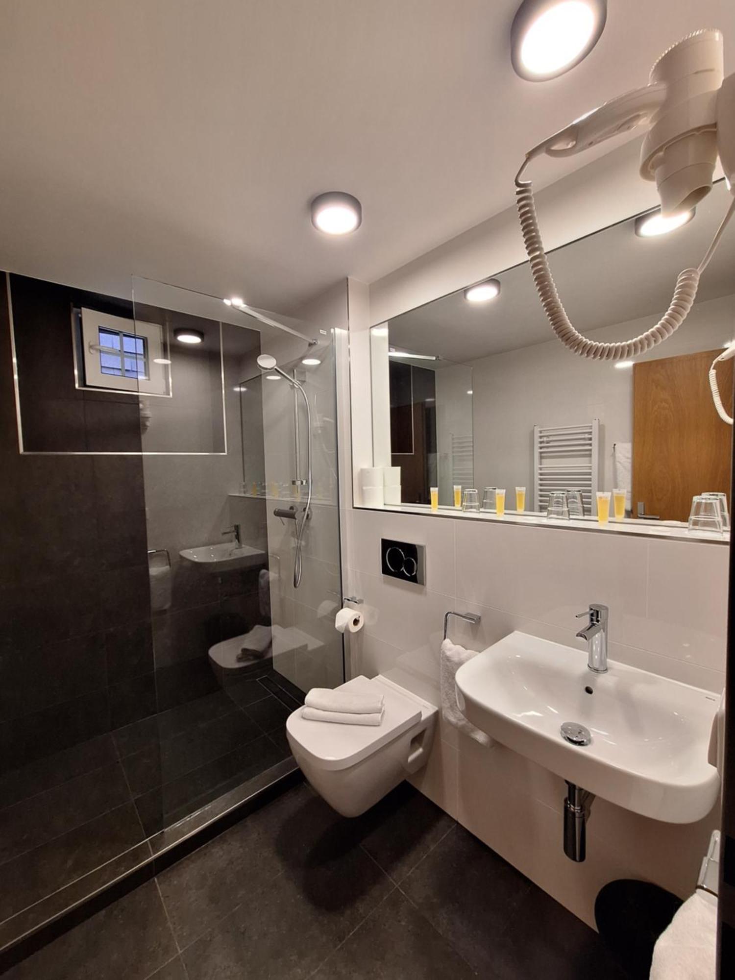 Hotel Avion Prague Exterior photo