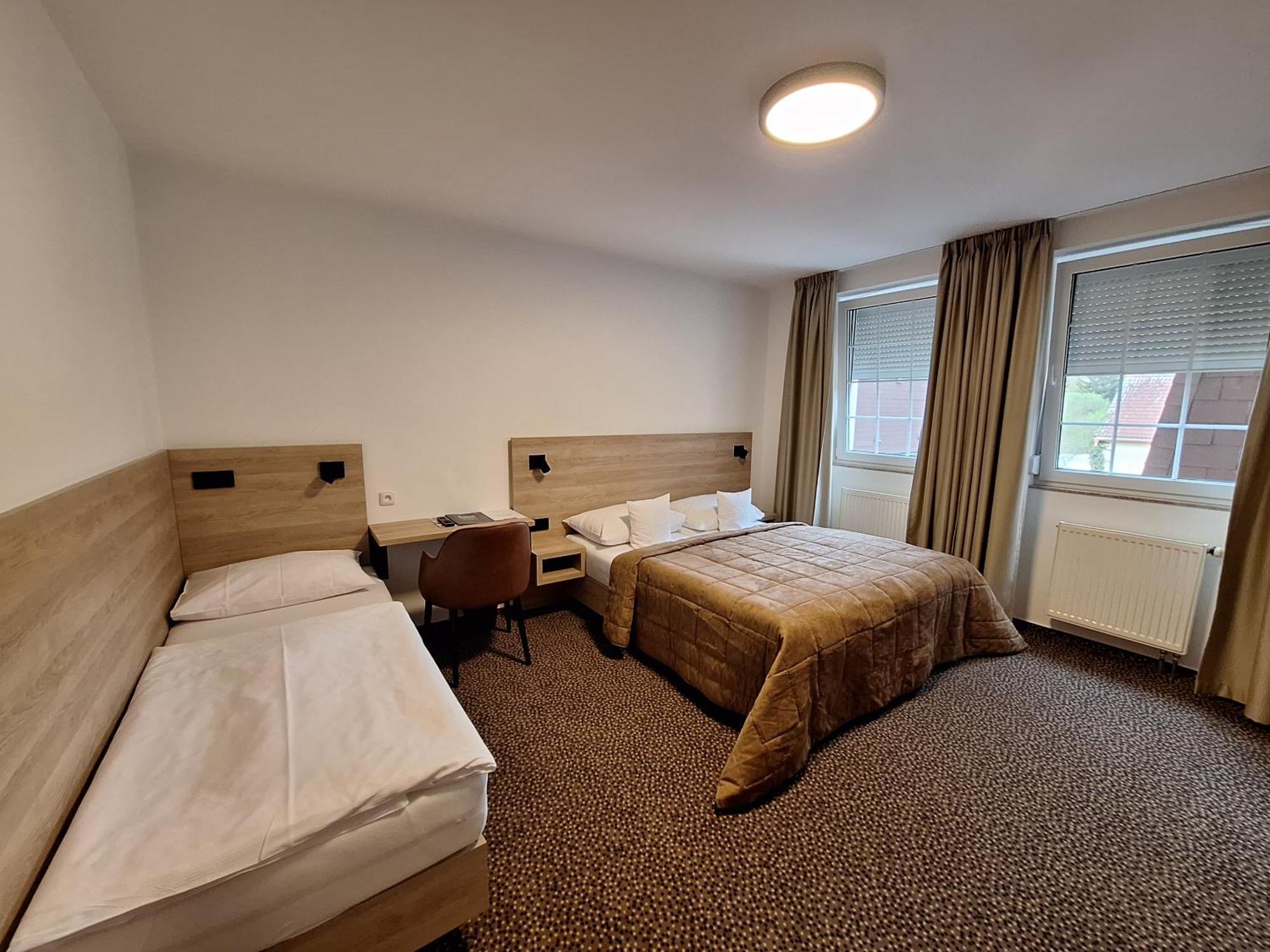 Hotel Avion Prague Exterior photo